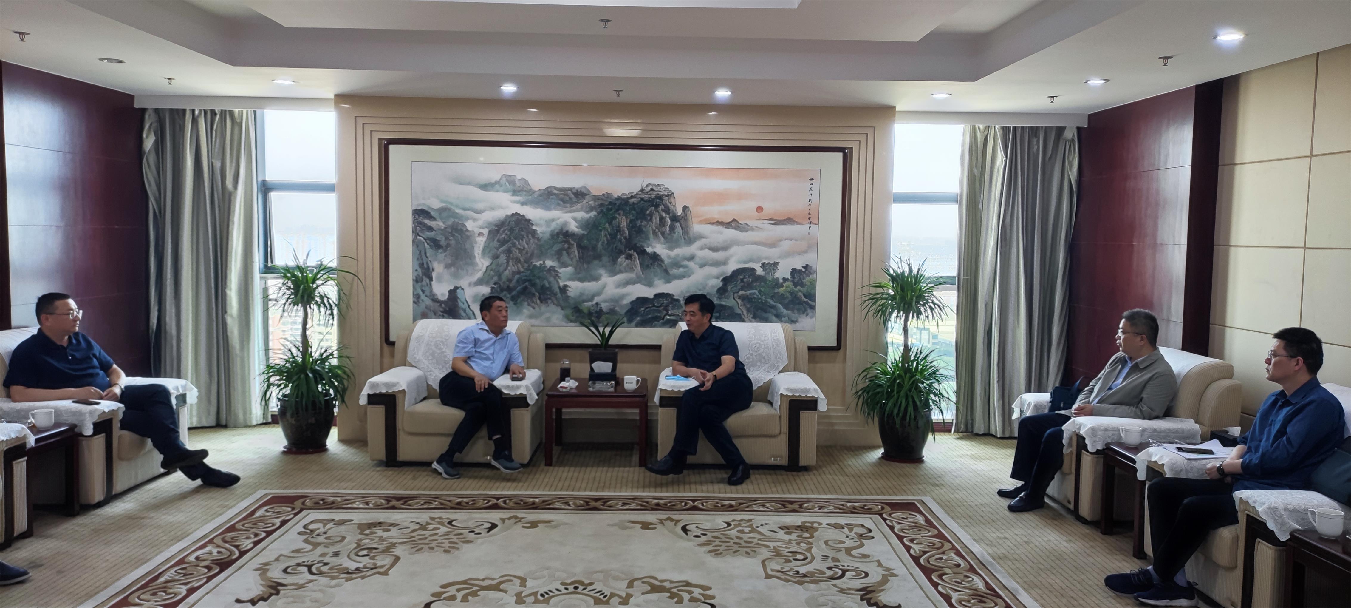 圖1-9、范世宏董事長會見揚州生態(tài)科技新城管委會副主任陳彬一行.jpg