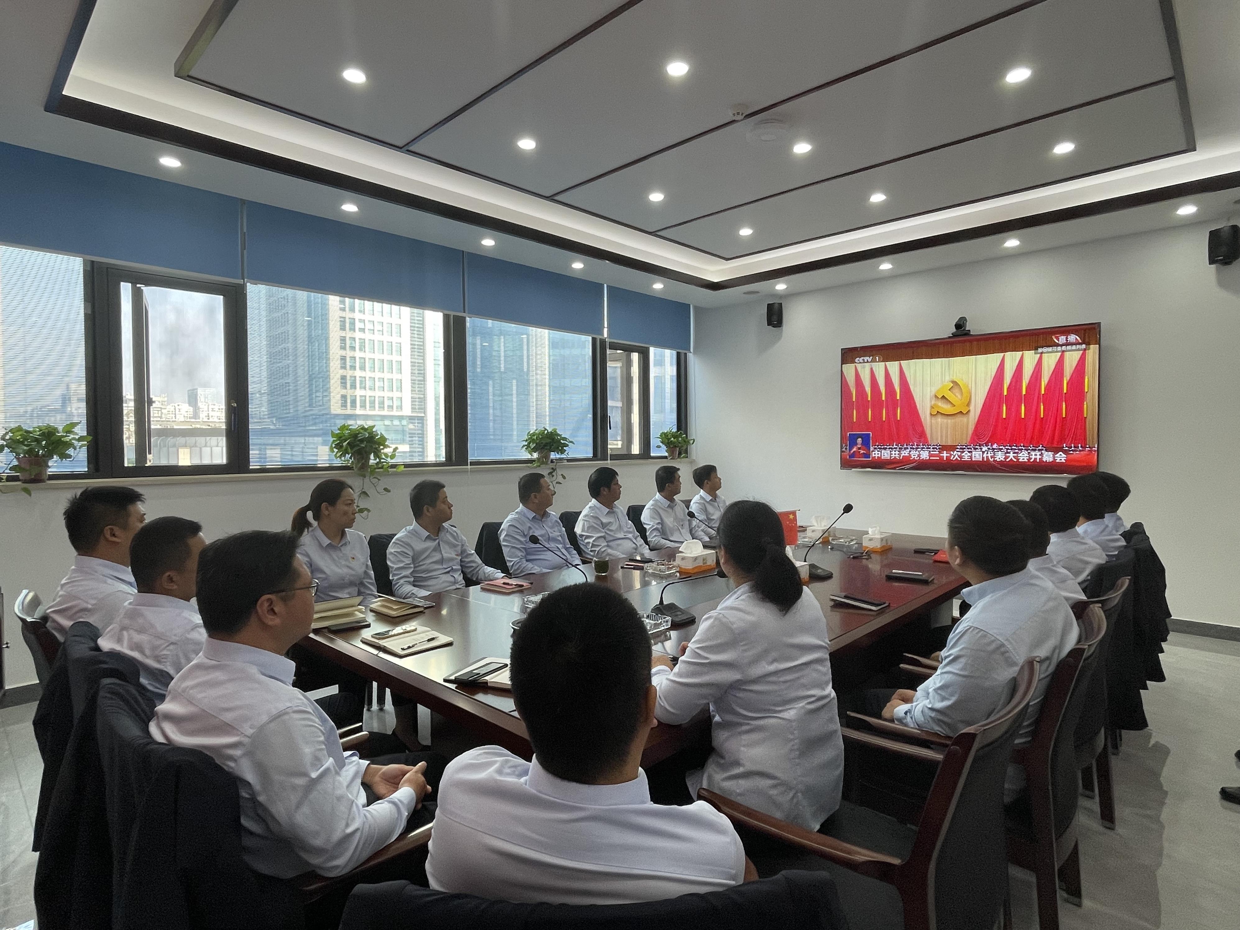 圖1-3、第二分公司收看二十大開幕會.jpg
